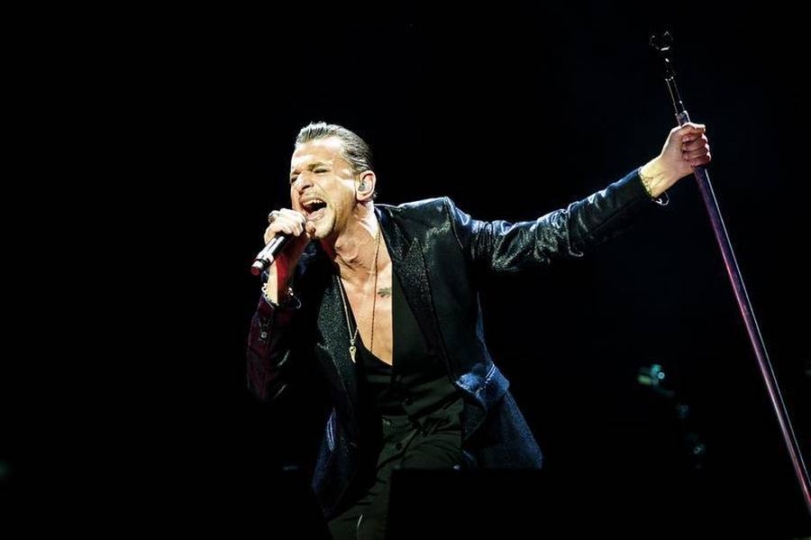 Dave Gahan fra Depeche Mode, der viste, hvordan det skal gøres. (Foto: Jesper Mortensen)